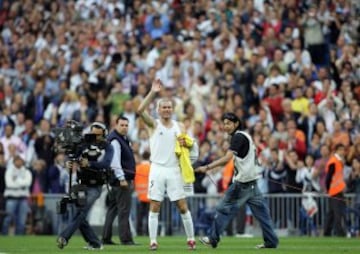 Despedida de Zidane con la afición del Santiago Bernabéu.