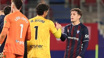 16/12/25 COPA DEL REY
DIECISEISAVOS PARTIDO UNICO
EIBAR - ELCHE
FIN DE PARTIDO SALUDO