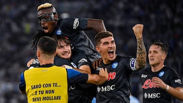 Rome (Italy), 03/09/2022.- Napoli's Khvicha Kvaratskhelia celebrates (3-L) after scoring the 1-2 goal during the Italian Serie A soccer match between SS Lazio and SSC Napoli at the Olimpico stadium in Rome, Italy, 03 September 2022. (Italia, Roma) EFE/EPA/Riccardo Antimiani
