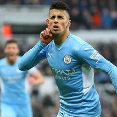 Rebaja a la desesperada por Cancelo