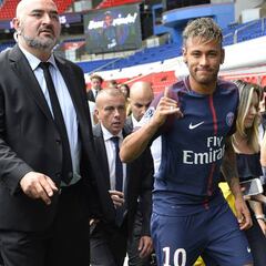 Neymar no podrá debutar hoy con el PSG: no llegó el transfer