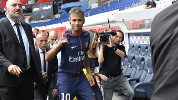 Neymar no podrá debutar hoy con el PSG: no llegó el transfer