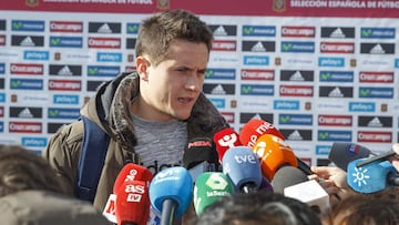 Ander Herrera a su llegada a la concentración de la Selección.