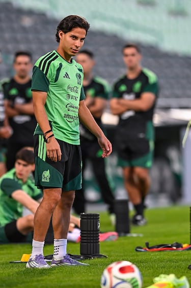 Diego Laínez volvió a sonreírle al fútbol con Tigres