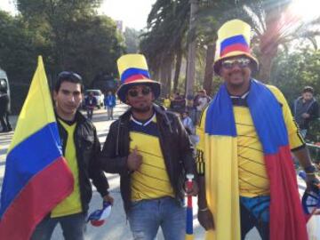 Hinchas colombianos y argentinos se reúnen en Viña del Mar para el partido de los cuartos de final.