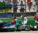 Hamilton sufre dolores de espalda por su accidente