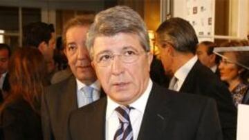 <b>COVENCIDO.</b> El presidente del Atlético de Madrid cree que su equipo se impondrá sin problemas al Marsella en el partido de Champions.