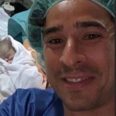 Memo Ochoa muestra gran emoción al convertirse en padre, por tercera vez