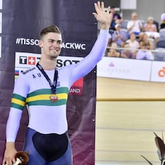 Glaetzer gana el bronce en la Copa del Mundo mientras lucha contra el cáncer de tiroides