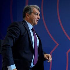Laporta anuncia tres fichajes