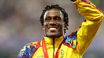 Paris 2024 Paralympics - Athletics - Men's 100m T38 Final - Medal Ceremony - Stade de France, Saint-Denis, France - August 31, 2024 Bronze medallist Juan Alejandro Campas Sanchez of Colombia celebrates on the podium REUTERS/Thomas Mukoya
