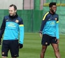 Alex Song, con molestias, se queda en Barcelona