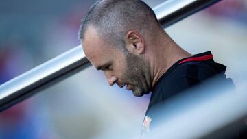 Iniesta no se ve en el Barça: sus cuatro posibles destinos