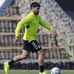 El Tenerife busca hurgar en la herida de Las Palmas