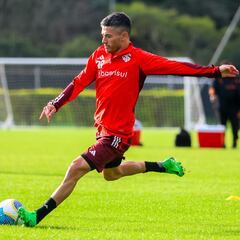 La U define el camino para tentar a Charles Aránguiz de volver a Chile