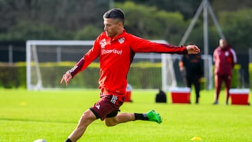 La U define el camino para tentar a Charles Aránguiz de volver a Chile