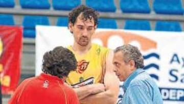 <b>A TRES BANDAS. </b>Jorge Garbajosa, Pepu Hernández y José Luis Sáez jugaron sus bazas.