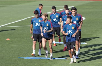 Asensio, Ramos, Carvajal, Rodri, Morata y Navas.