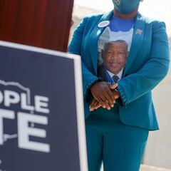 What is redistricting? Who controls the redistricting process in each state?