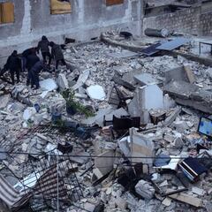 Más de 2.300 muertos en un terremoto que ha sacudido Turquía y Siria