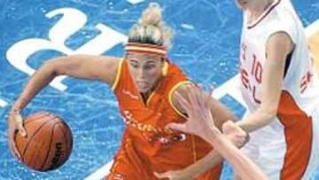 <b>BASTIÓN. </b>Amaya Valdemoro, pieza básica en el ataque español.