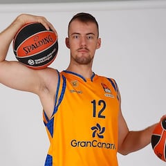 El RETAbet Bilbao Basket ficha al pívot checo Ondrej Balvin
