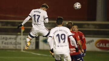 Osasuna acaba con el sueño del Olot a base de cabezazos