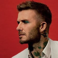David Beckham llama la atención posando muy maquillado