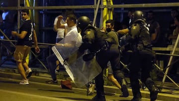 M&aacute;s de 50 heridos y cuatro detenidos en la celebraci&oacute;n de aficionados del Madrid en Cibeles