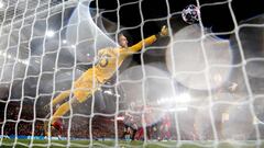 Parada de Oblak en Anfield, olvidado por la UEFA en su once ideal. 