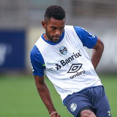 Miguel Borja ya hace trabajo de campo con Gremio