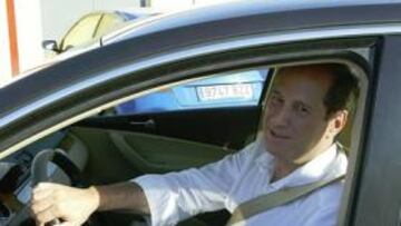 <b>DE VISITA. </b>José Ángel Serantes visitó a la plantilla en el entrenamiento celebrado en Cobatillas.