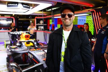 Jason Statham, actor de cine en el paddock del Gran Premio de Abu Dhabi.