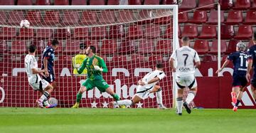 El protagonista de la jornada es un Mella, que disputó ante el Albacete el encuentro más completo de lo que va de curso. El Deportivo se llevó el encuentro por un contundente 2-5, con dos goles de su extremo, redondeados con una asistencia a Herrera.