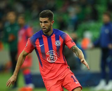 Pulisic pudo jugar para Croacia, pues tiene la doble nacionalidad gracias a su abuelo, sin embargo, se decantó por su país de nacimiento. A nivel de selección es un hombre importante, ya ha disputado 34 partidos con la escuadra de las barras y las estrellas, sin duda, es uno de los cracks a quien debemos ponerle el ojo a nivel mundial y de Concacaf. 