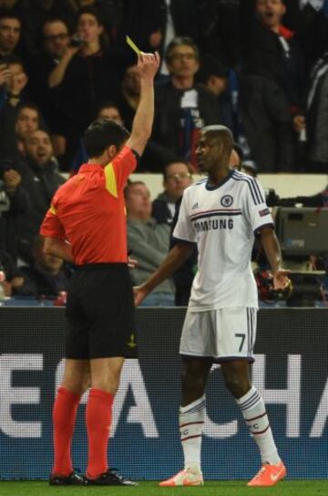 Tarjeta amarilla a Ramires.