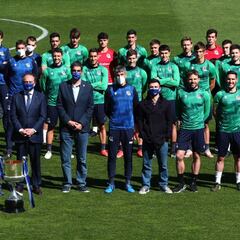 El alcalde y el Diputado felicitan a la Real en Zubieta