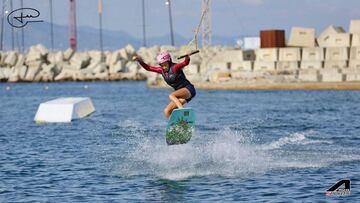 Telma Cester, Wakeskate en el Barcelona Cable Park del F&ograve;rum. 