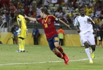 Jordi Alba celebra su segundo gol, el tercero para España.
