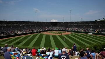 SOUTH WILLIAMSPORT, PENNSYLVANIA - AUGUST 20: A general view from the outfield during a Little League World Series game at Lamade Stadium on August 20, 2023 in South Williamsport, Pennsylvania. Rob Carr/Getty Images/AFP (Photo by Rob Carr / GETTY IMAGES NORTH AMERICA / Getty Images via AFP)