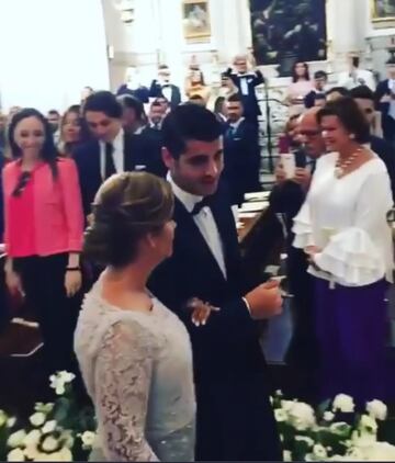 El delantero del Real Madrid Alvaro Morata contrajo matrimonio este sábado con la italiana Alice Campello en la iglesia del Redentor en la isla de La Giudecca, en Venecia, a la boda asistieron compañeros suyos del equipo blanco como Isco Alarcón o Nacho Fernández.