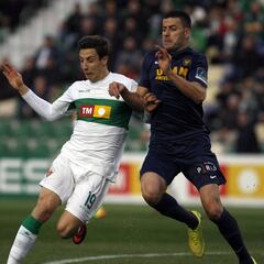 Jona consigue un punto gracias a un penalti en el minuto 94