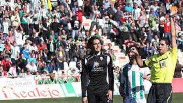 <b>SIN COMENTARIOS. </b>Un codazo de Edu Albacar a Charles terminó con la mandíbula del brasileño fracturada.