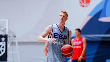 Alberto D¨ªaz, base del Unicaja, durante un entrenamiento de la Selecci¨®n espa?ola para el Eurobasket.
