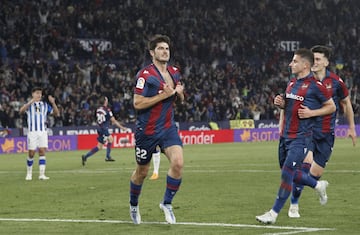 06/05/22 PARTIDO PRIMERA DIVISION JORNADA 35
LEVANTE - REAL SOCIEDAD
SEGUNDO GOL PENALTI GONZALO MELERO 2-1 ALEGRIA PEPELU