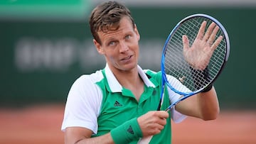 Tomas Berdych celebra su victoria ante Jan-Lennard Struff en Roland Garros.