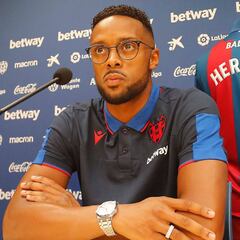 Hernani: "La forma de jugar del Levante me favorece"