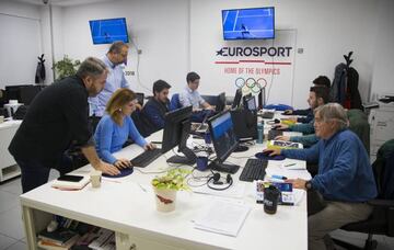 La redacción de Eurosport prepara los contenidos del programa 'Pasando Bolas'.