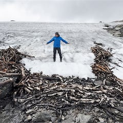 Descubren un extraño artefacto de pesca enterrado en nieve durante 1.500 años: “Caza masiva”