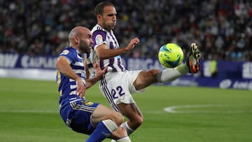 01/10/21 PARTIDO SEGUNDA DIVISION
 PONFERRADINA - VALLADOLID
 
 Paris Adot de la SD Ponferradina y Nacho Martinez del Real Valladolid